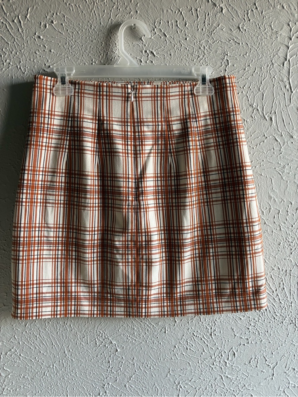 Veronica Beard Roman Plaid
Mini Skirt White Multi Pleated
Size 6 - Picture 2 of 12